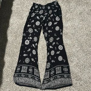 Light weight flare pants